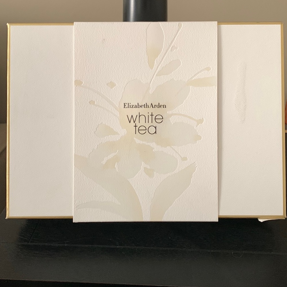 New Elizabeth Arden White Tea Gift Set